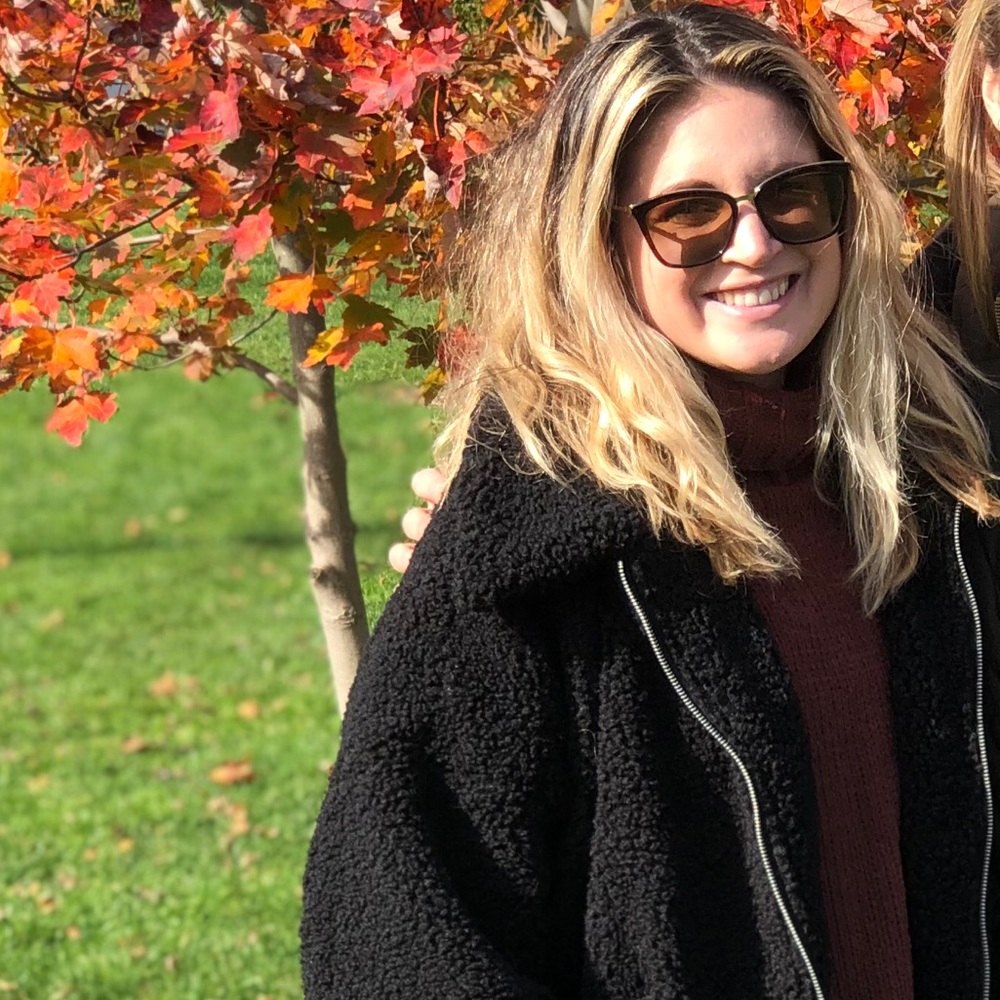 Meet your Posher, Emily